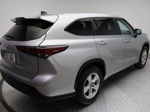 Certified 2025 Toyota Highlander LE image 8