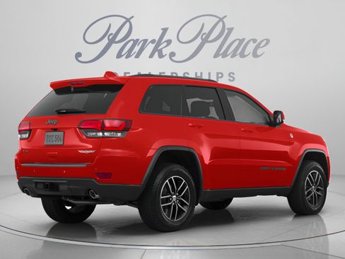Used 2020 Jeep Grand Cherokee Trailhawk AWD/4WD image 3