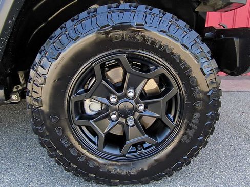 Used 2021 Jeep Gladiator Sport AWD/4WD image 28
