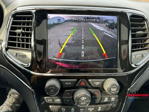 Used 2020 Jeep Grand Cherokee Overland image 21