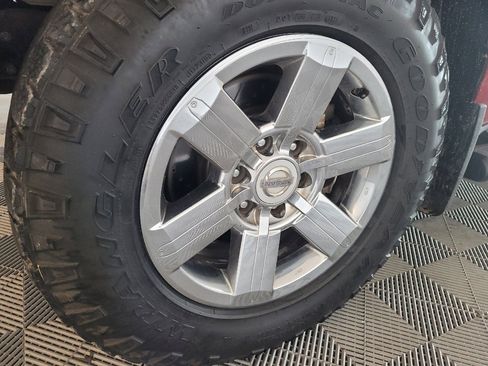 Used 2014 Nissan Titan SV w/ SV Value Truck Package RWD image 31