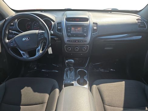 Used 2015 Kia Sorento LX FWD image 9