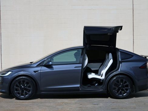 Used 2023 Tesla Model X AWD/4WD image 50
