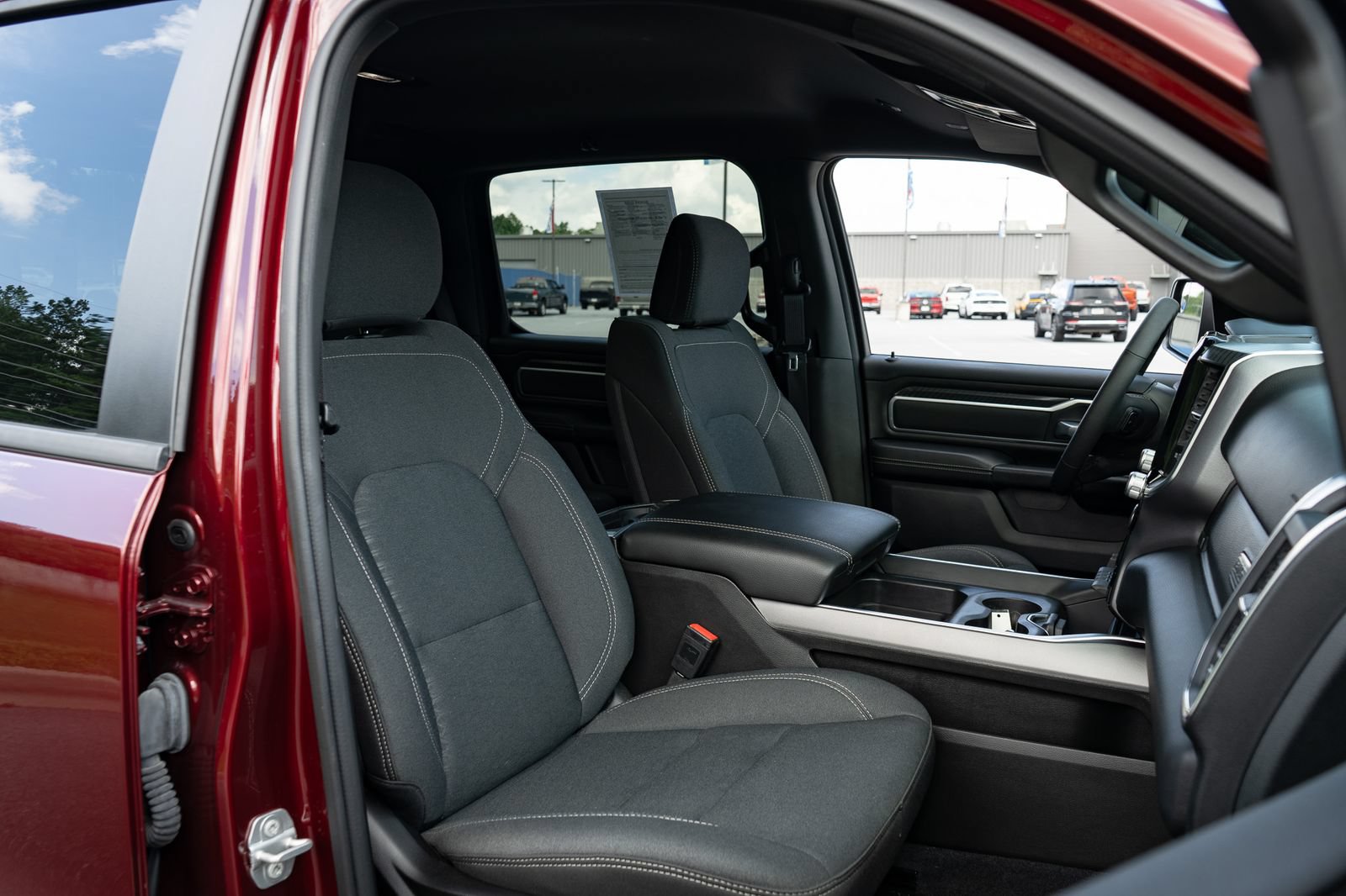 Used 2025 RAM 1500 Big Horn AWD/4WD image 22