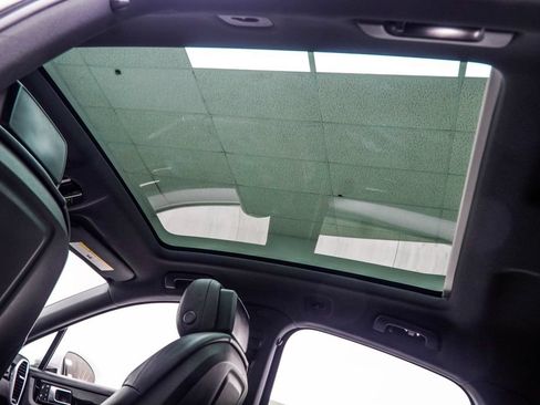 Used 2023 Porsche Cayenne Coupe AWD/4WD image 47