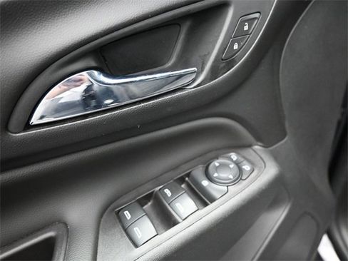 Used 2022 Chevrolet Equinox LT image 18