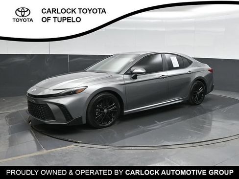 Used 2026 Toyota Camry SE w/ Convenience Package FWD image 1