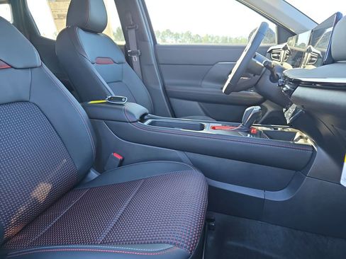 New 2026 Nissan Kicks SR image 13