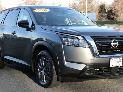 Certified 2024 Nissan Pathfinder S image 4