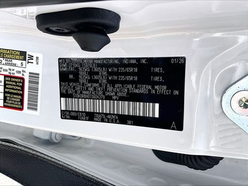 Certified 2026 Toyota Highlander XLE AWD/4WD image 37