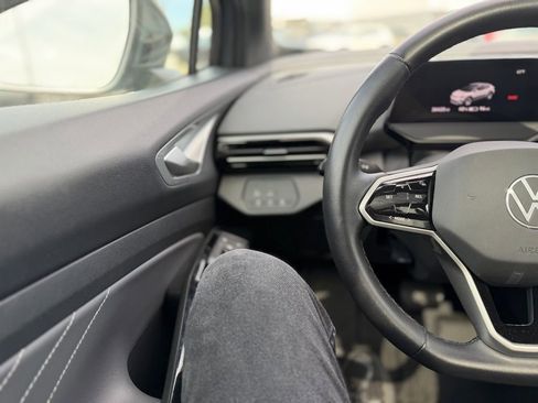 Used 2023 Volkswagen ID.4 Pro S image 7