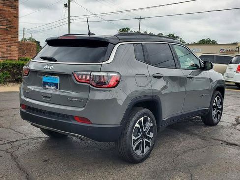Used 2023 Jeep Compass Limited AWD/4WD image 3