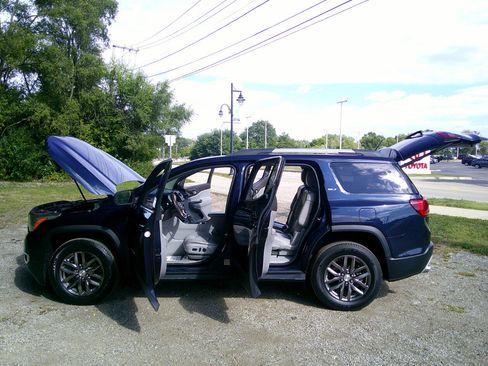 Used 2017 GMC Acadia SLT image 58