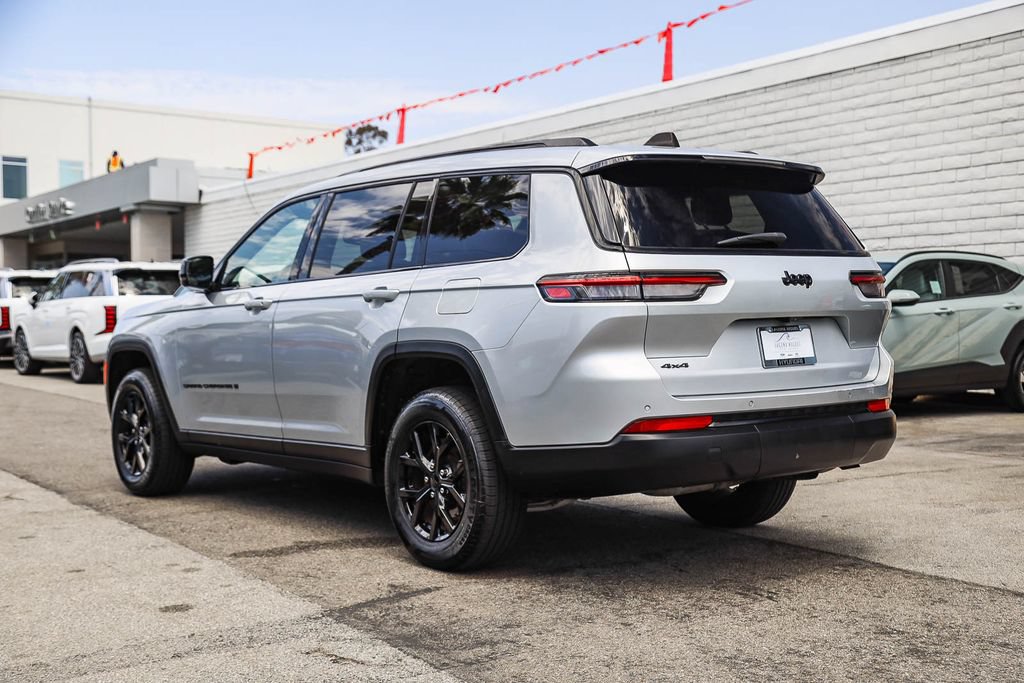 Used 2024 Jeep Grand Cherokee L Laredo AWD/4WD image 4