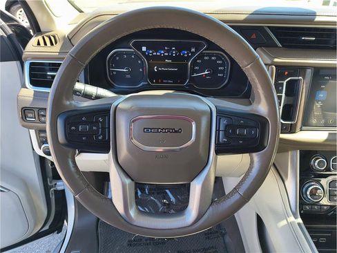 Used 2021 GMC Yukon Denali w/ LPO, Illumination Package image 6