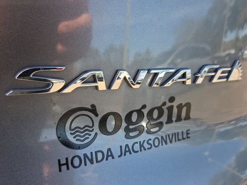 Used 2019 Hyundai Santa Fe SEL image 16