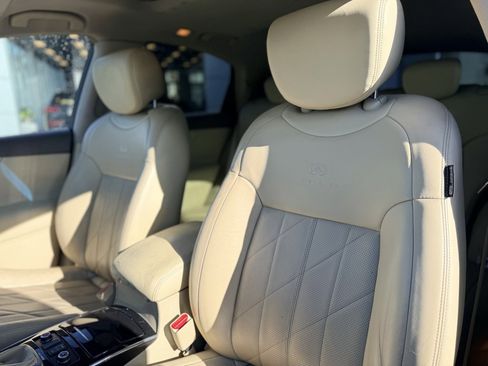 Used 2011 INFINITI FX35 2WD w/ Premium Pkg image 11