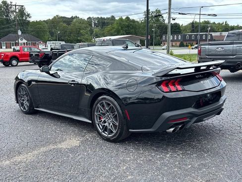 Used 2024 Ford Mustang GT Premium w/ GT Performance Package RWD image 5