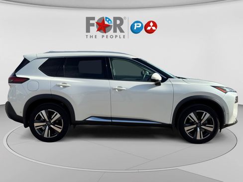 Used 2023 Nissan Rogue SL w/ SL Premium Package FWD image 6
