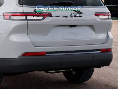 New 2026 Jeep Grand Cherokee L Limited RWD image 13