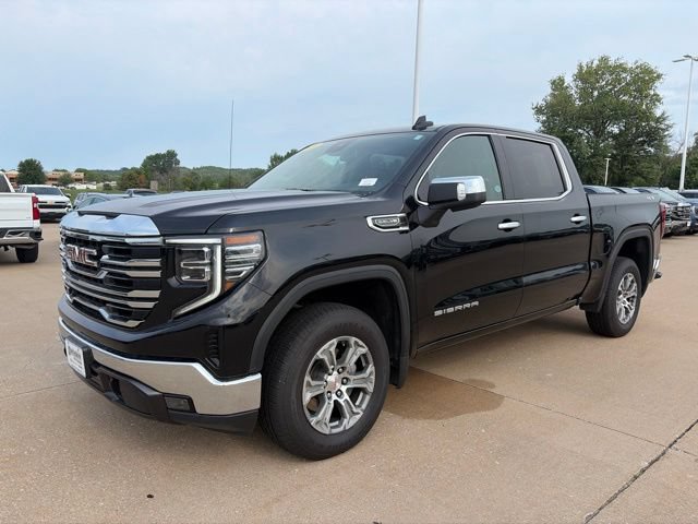 Used 2024 GMC Sierra 1500 SLT AWD/4WD image 10