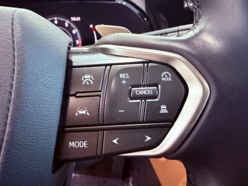 Certified 2025 Lexus NX 250 FWD w/ Premium Package image 23