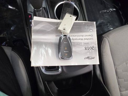 Used 2018 Chevrolet Equinox LS FWD image 29