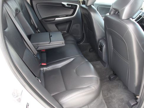 Used 2015 Volvo XC60 T5 Premier w/ Protection Package image 18