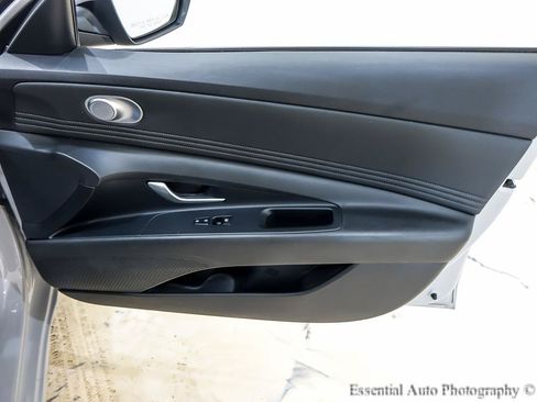 Used 2022 Hyundai Elantra SEL FWD image 29
