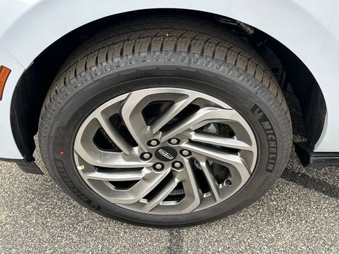 New 2025 Lincoln Navigator L Reserve AWD/4WD image 5