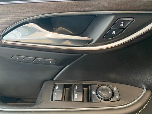 Used 2023 Buick Envision Avenir image 12