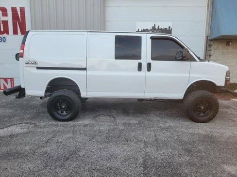 Used 2011 Chevrolet Express 1500 AWD image 36