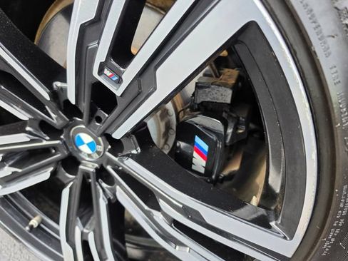Used 2023 BMW i7 xDrive60 AWD/4WD image 7