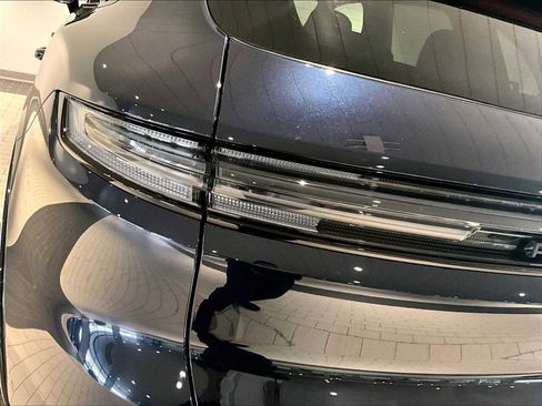 Used 2025 Porsche Cayenne GTS image 34