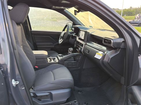 Certified 2025 Toyota Tacoma SR5 AWD/4WD image 13
