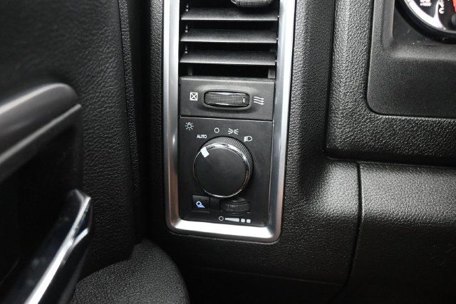 Used 2022 RAM 1500 Warlock AWD/4WD image 13