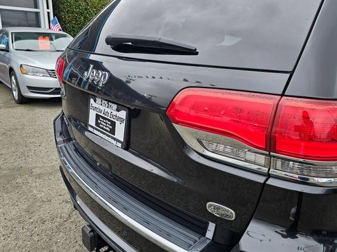 Used 2014 Jeep Grand Cherokee Overland w/ Advanced Technology Group AWD/4WD image 18