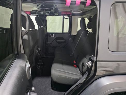 Used 2018 Jeep Wrangler Unlimited Sport image 28