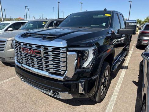 Used 2024 GMC Sierra 2500 Denali w/ Denali Reserve Package AWD/4WD image 2