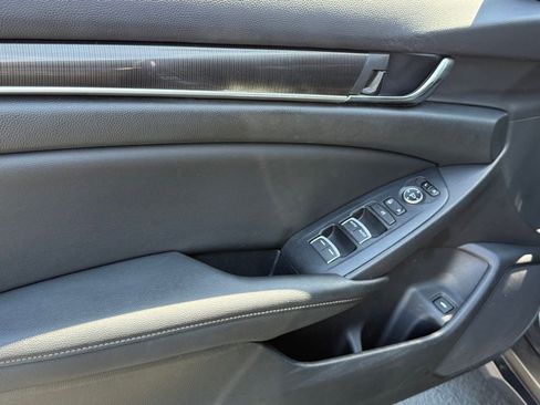 Used 2019 Honda Accord Sport image 17
