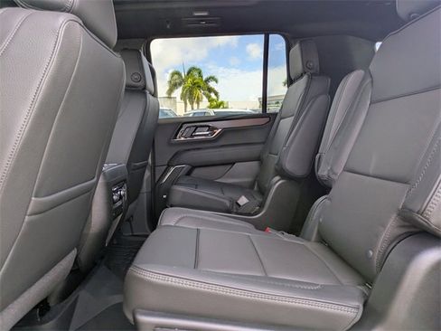 New 2025 GMC Yukon XL Denali w/ Sun & Power Step Package image 18