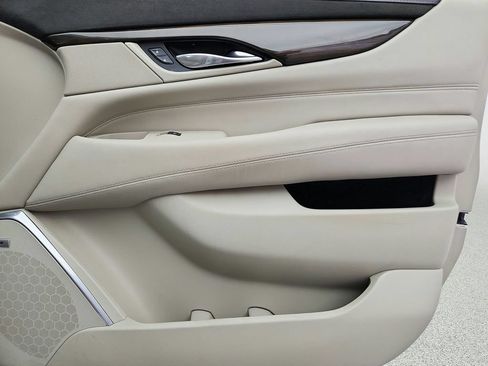 Used 2018 Cadillac Escalade Luxury AWD/4WD image 33