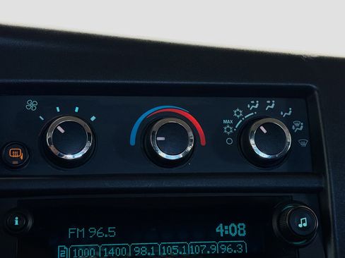 Used 2024 GMC Savana 2500 w/ Driver Convenience Package image 9