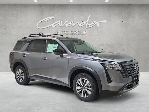 New 2026 Nissan Pathfinder SL AWD/4WD image 2
