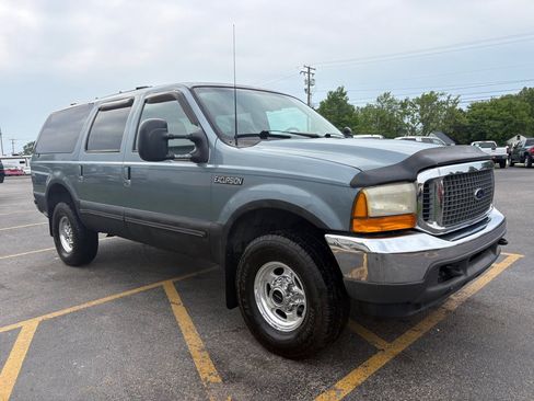 Used 2000 Ford Excursion XLT AWD/4WD image 4