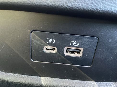 Used 2025 Nissan Pathfinder SV image 36