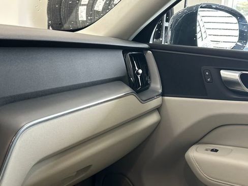 Certified 2023 Volvo XC60 B5 Core w/ Climate Package image 19