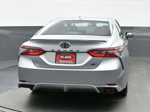 Used 2024 Toyota Camry SE FWD image 5