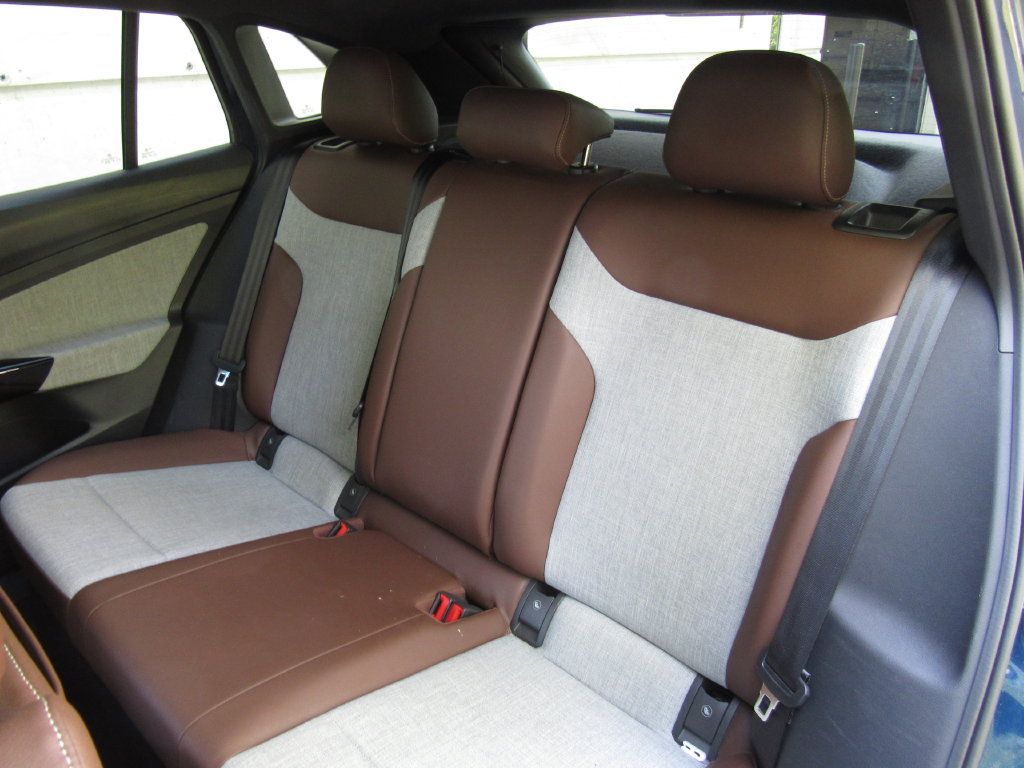 Used 2023 Volkswagen ID.4 Pro AWD/4WD image 15