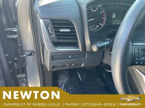 Used 2024 Nissan Rogue SV w/ SV Premium Package AWD/4WD image 7